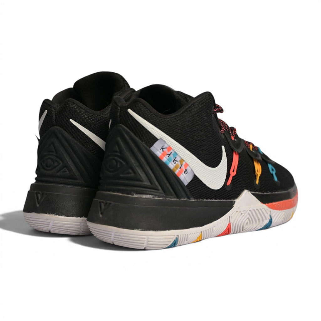 Nike Kyrie 5 Friends - 3